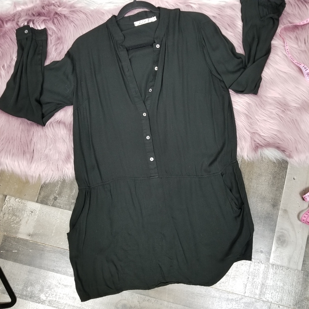 Chloe K long sleeve blouse